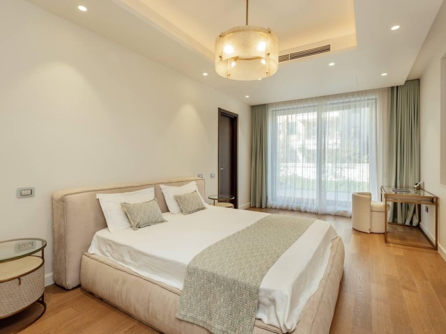 Prodaje se luksuzni dvosoban stan u PortoNovom, Herceg Novi.