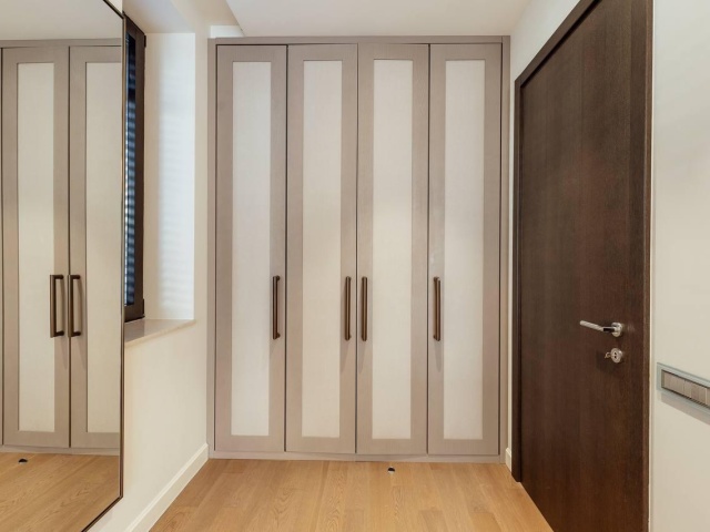 Prodaje se luksuzni dvosoban stan u PortoNovom, Herceg Novi.