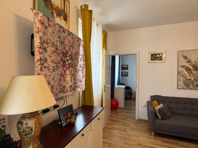 Продается уютный домик недалеко от моря .