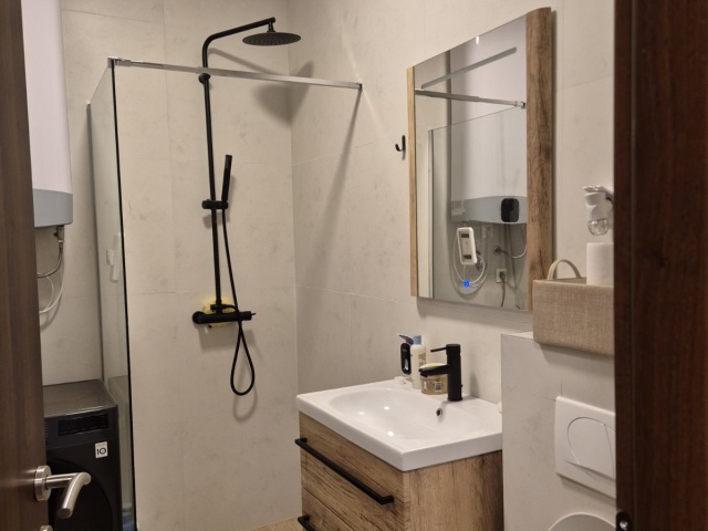 Wohnung in Radanovići zu verkaufen