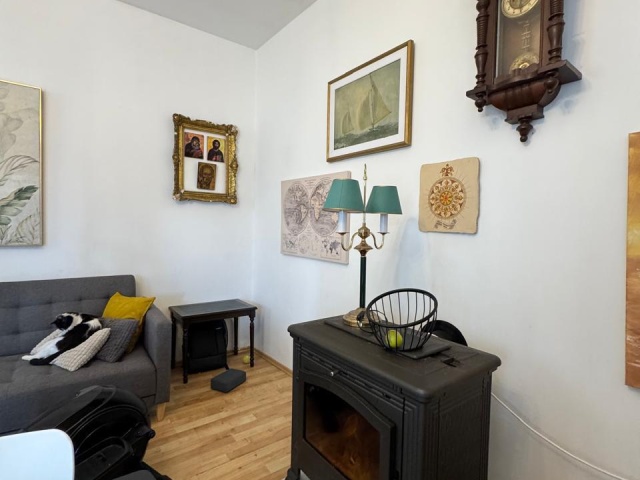 Продается уютный домик недалеко от моря .