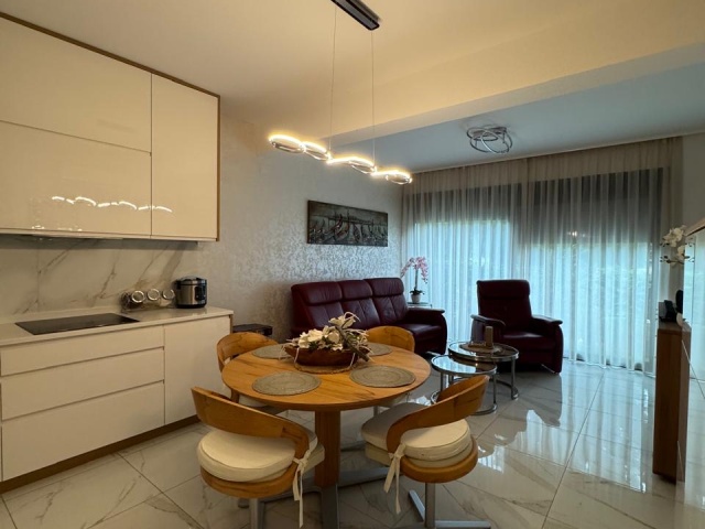 Zweizimmerwohnung in Igalo zu verkaufen, Neubau, nur 20 m vom Meer entfernt