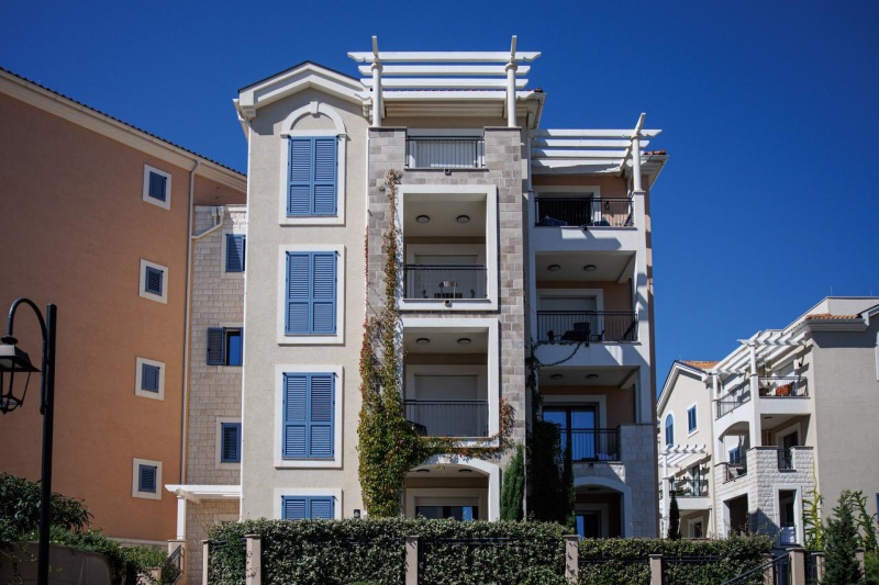 Cozy apartment for sale in Luštica Bay