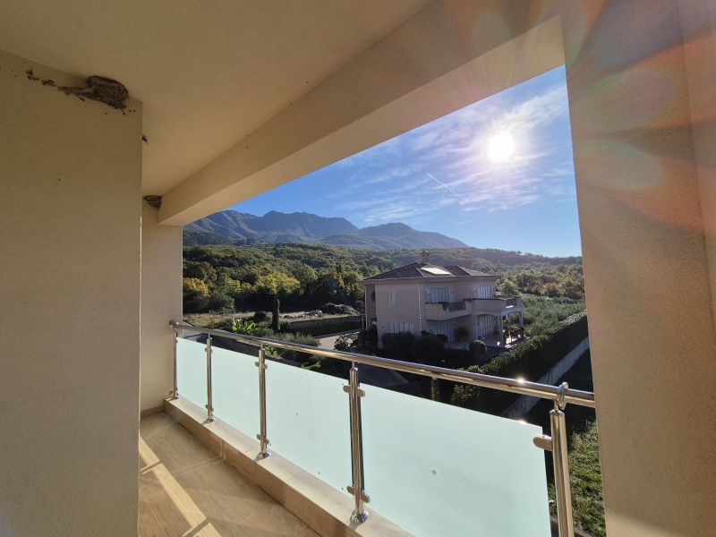 Wohnung in Radanovići zu verkaufen