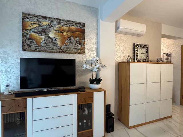 Zweizimmerwohnung in Igalo zu verkaufen, Neubau, nur 20 m vom Meer entfernt