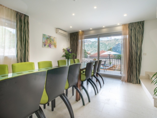 Neue, moderne Villa in Stoliv zu verkaufen