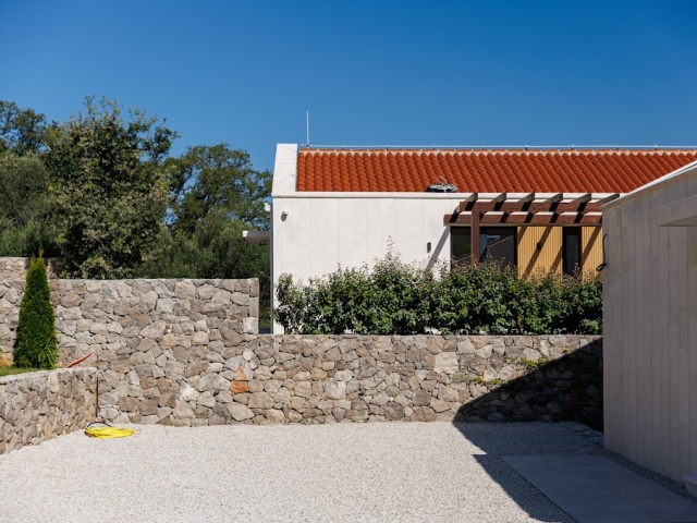 Продаются две современные виллы на Луштице