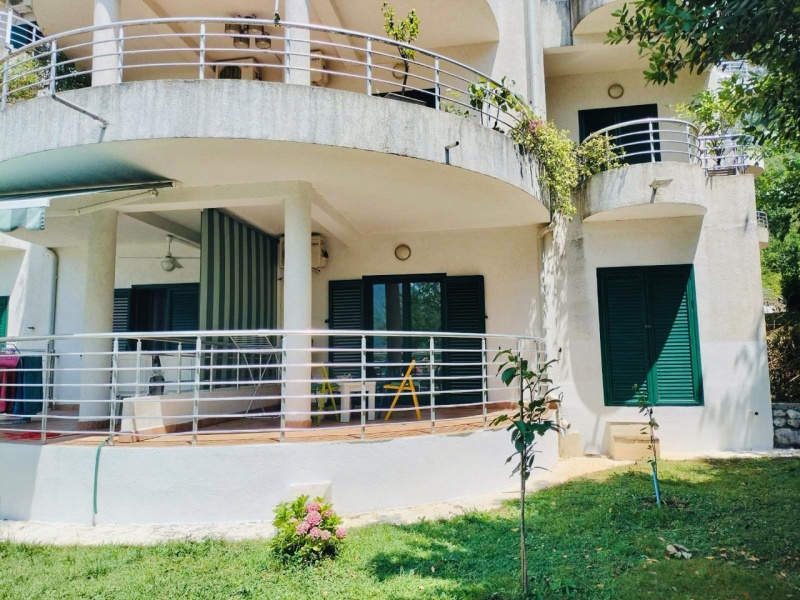 Продается уютная  и меблированнная квартира в Рисане