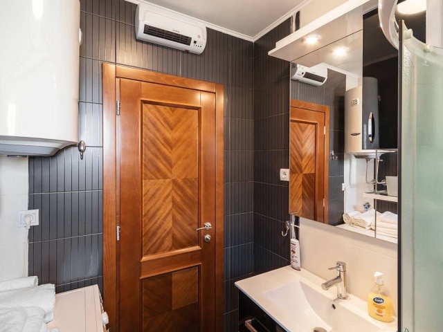 Prodaje se stan u centru Tivta