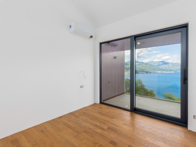 Продаются две современные виллы на Луштице