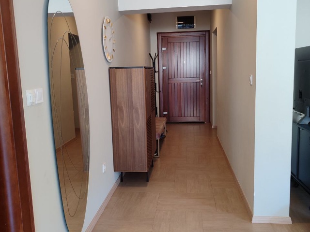 Prodaje se ljep i prostoran stan u Dobroti