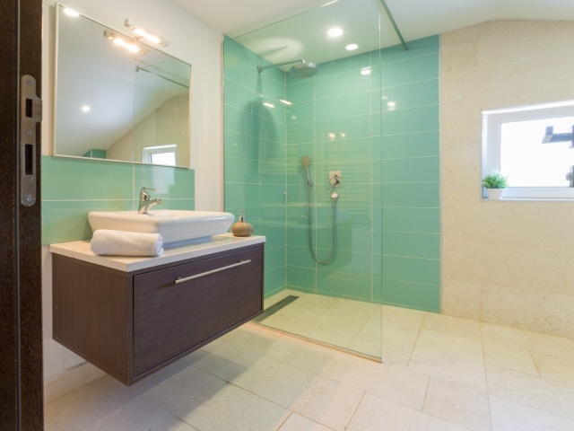 Neue, moderne Villa in Stoliv zu verkaufen