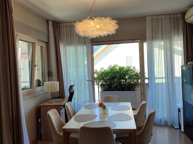 Prodaje se ljep i prostoran stan u Dobroti