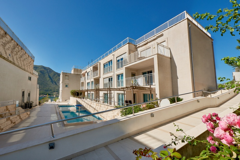 Продается уютная и солнечная квартира в Доброте