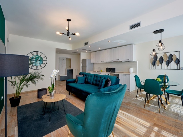 Продается уютная и солнечная квартира в Доброте