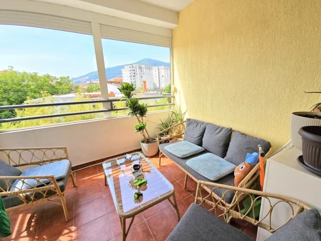 Dreizimmerwohnung in Budva zu verkaufen