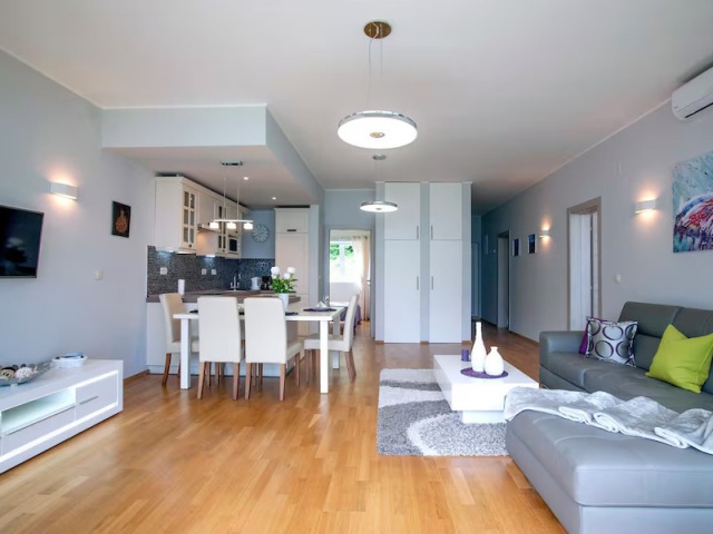 Продается уютная квартира с панорамным видом в Прчань