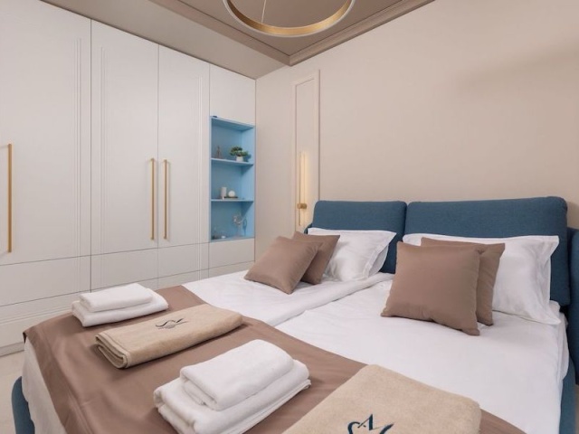 Продается роскошный  пентхаус с тремя спальнями в Доброте