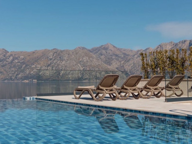 Продается роскошный  пентхаус с тремя спальнями в Доброте