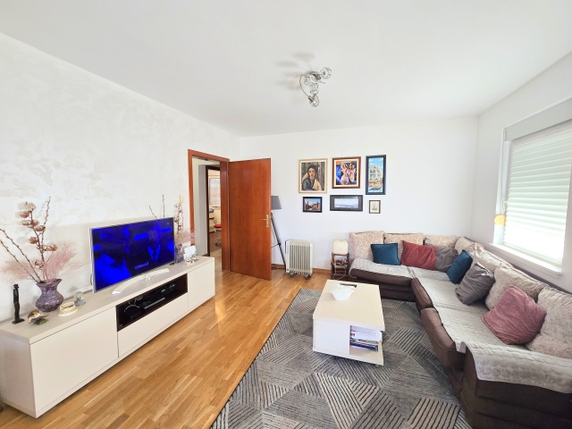 Dreizimmerwohnung in Budva zu verkaufen