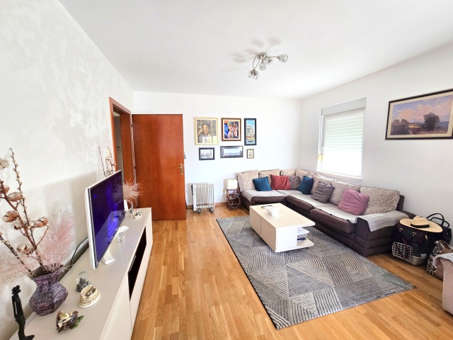 Dreizimmerwohnung in Budva zu verkaufen