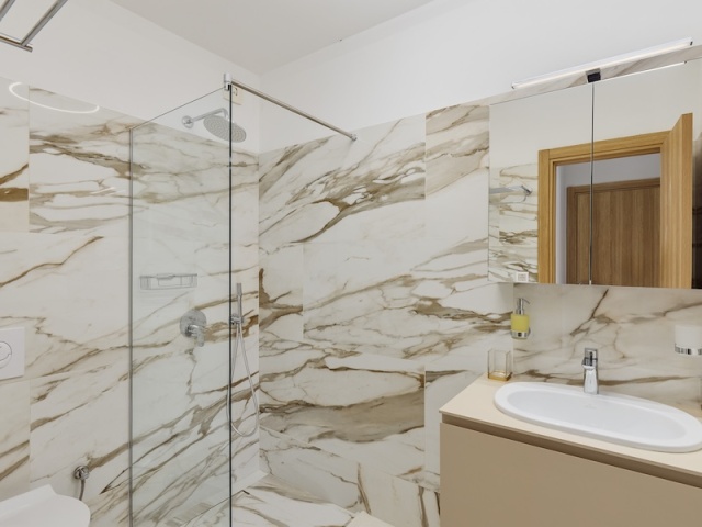 Продается уникальная ,светлая квартира с тремя спальнями в Доброте