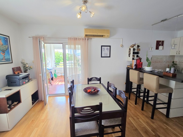 Dreizimmerwohnung in Budva zu verkaufen