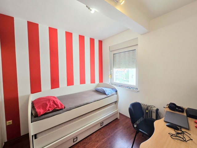 Dreizimmerwohnung in Budva zu verkaufen