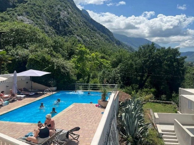 A comfortable and sunny apartment in Dobrota is for sale