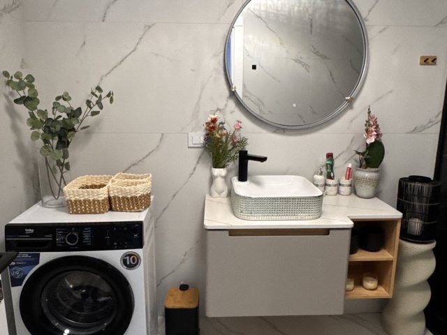 Apartments for sale on the first line in Prčnje, Kotor