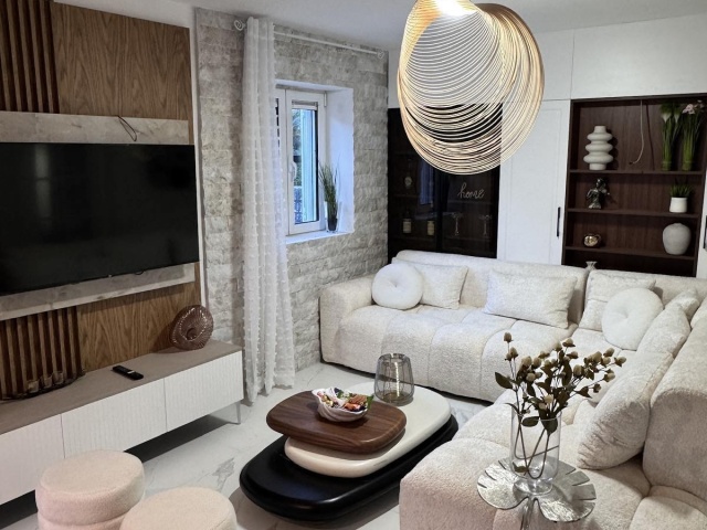 Apartments for sale on the first line in Prčnje, Kotor