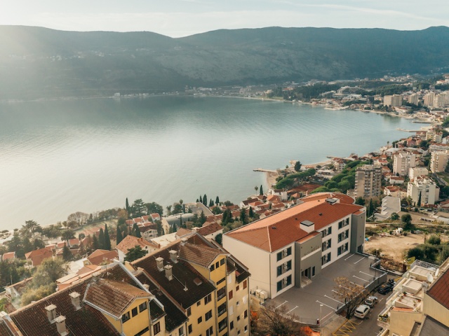 Квартира с одной спальней в современном жилом комплексе в Герцег-Нови