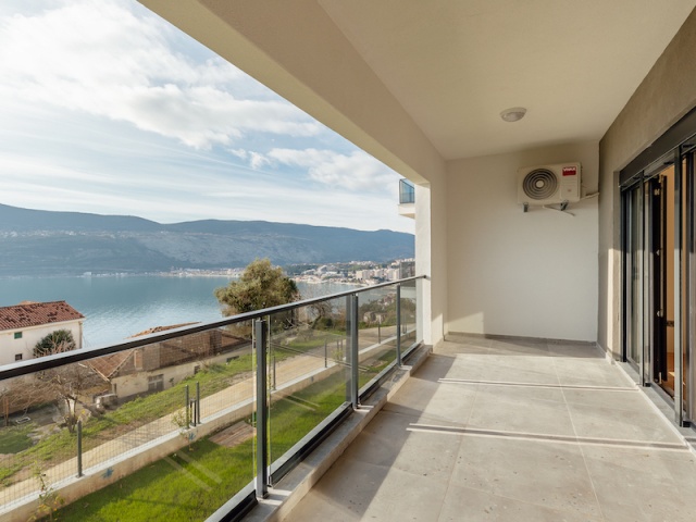 Квартира с одной спальней в современном жилом комплексе в Герцег-Нови