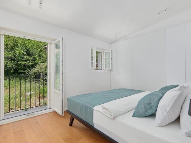 Каменный дом с потрясающим видом на море в Перасте