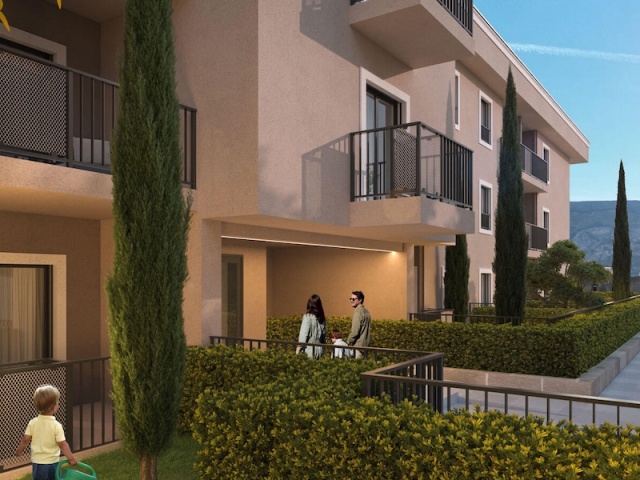 Novi stambeni kompleks u Herceg Novi, Topla