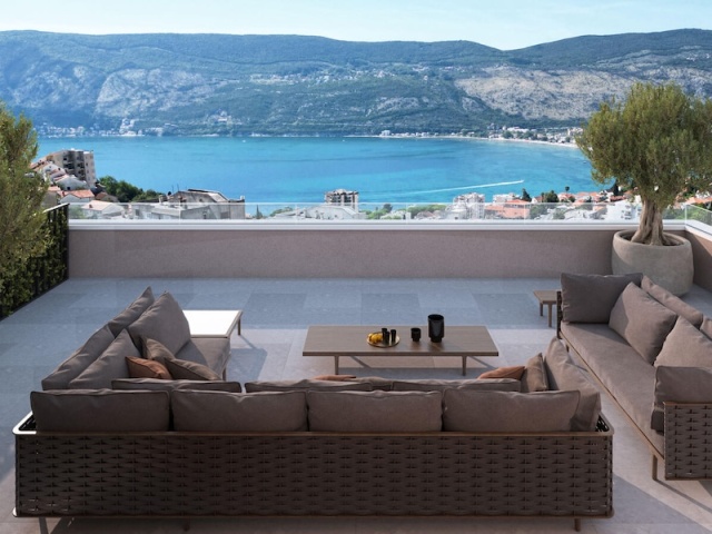 Novi stambeni kompleks u Herceg Novi, Topla