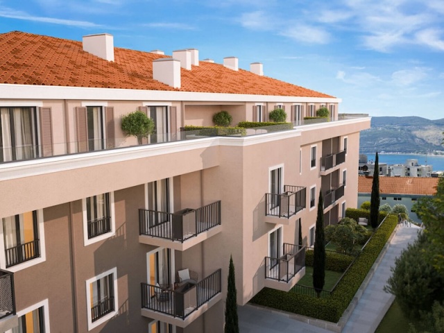 Novi stambeni kompleks u Herceg Novi, Topla