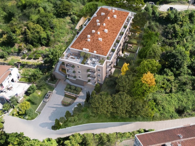 Novi stambeni kompleks u Herceg Novi, Topla