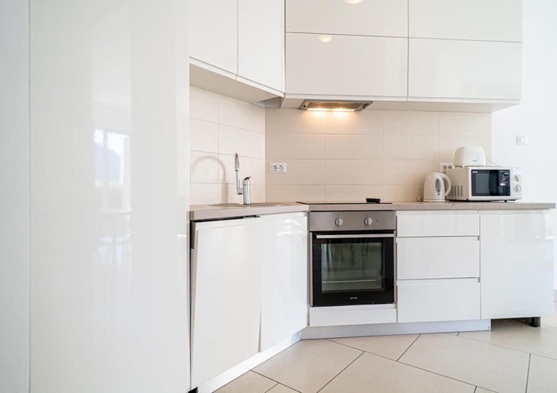 Stan sa dvorištem u stambenom kompleksu u Bokokotorskom zalivu, Crna Gora