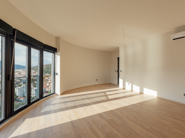 Trosoban stan u novom stambenom kompleksu u Herceg Novom