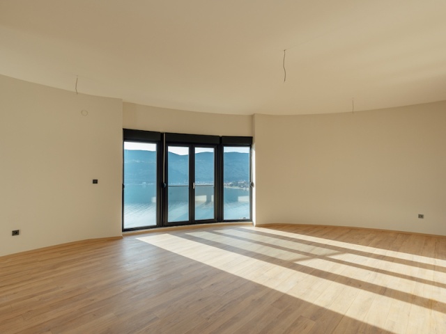 Trosoban stan u novom stambenom kompleksu u Herceg Novom