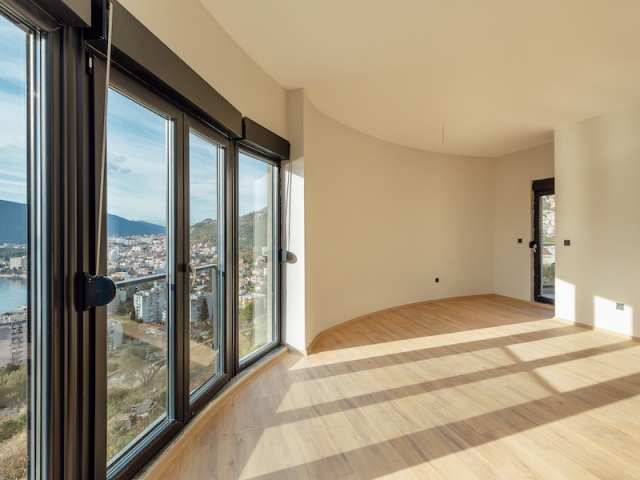 Trosoban stan u novom stambenom kompleksu u Herceg Novom