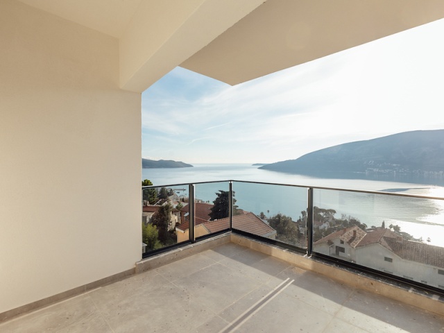 Trosoban stan u novom stambenom kompleksu u Herceg Novom