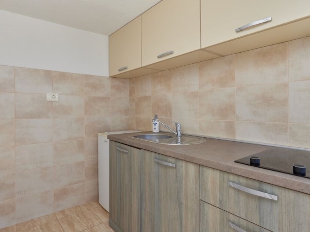 Novoizgrađena vila sa bazenom i predivnim pogledom na more, Kavac