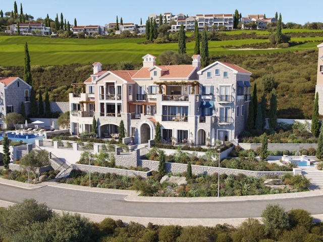 Exclusive three-bedroom apartment in the new Lustica Bay launch – Horizon