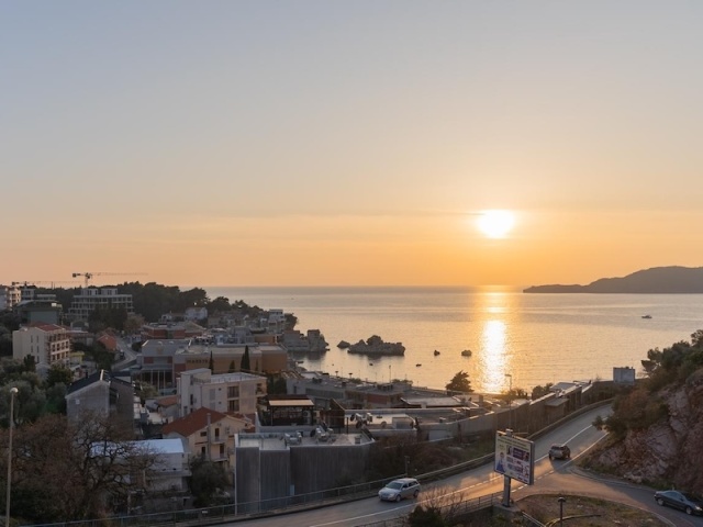 Luksuzni stan sa tri spavaće sobe i panoramskim pogledom na more, Przno, Budva