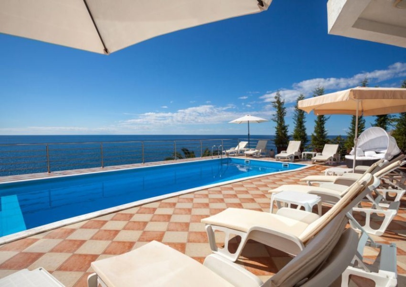 Waterfront villas with swimming pools, Dobre Vode, Bar