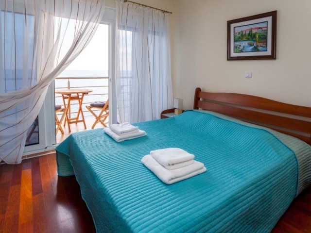 Waterfront villas with swimming pools, Dobre Vode, Bar