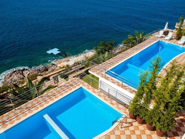 Waterfront villas with swimming pools, Dobre Vode, Bar