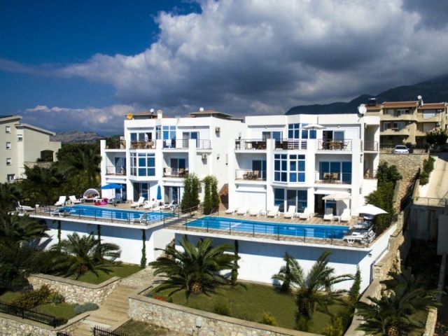 Waterfront villas with swimming pools, Dobre Vode, Bar